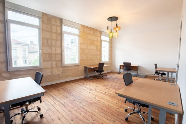 Open Space — Poste Fixe Dédié